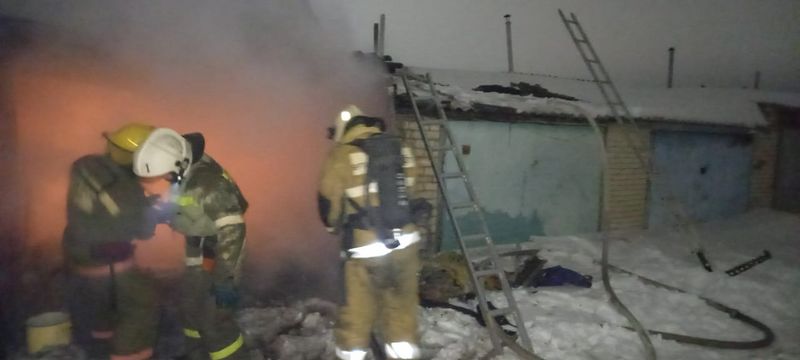 Труп женщины обнаружили в сгоревшем гараже в Уральске