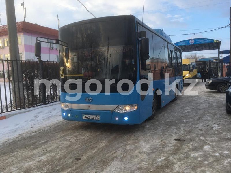 Бастующим водителям автобусов в Актобе снизили план и выплатят задолженность по зарплате