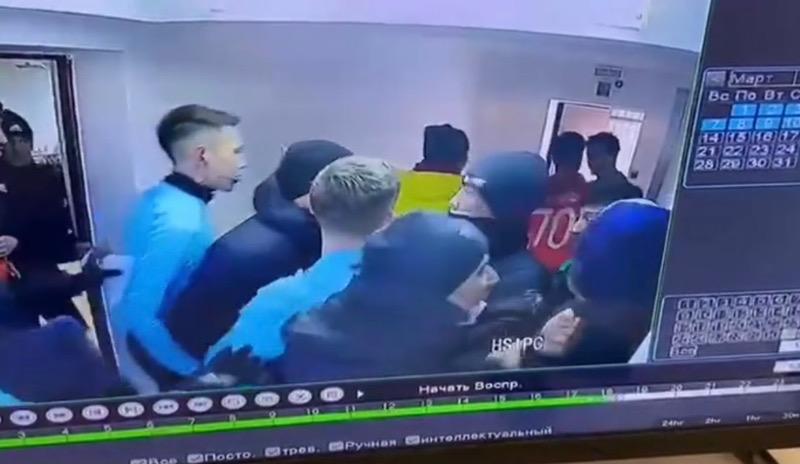 Судья ударил футболиста в Атырау: эпизод оценят в ФИФА и УЕФА