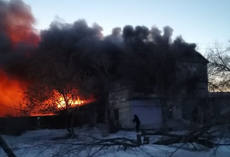 Пять часов тушили пожар в крестьянском хозяйстве в ЗКО (фото, видео)