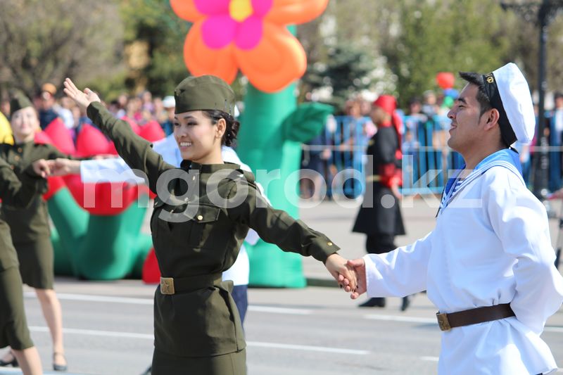 Сколько дней отдохнут казахстанцы в мае