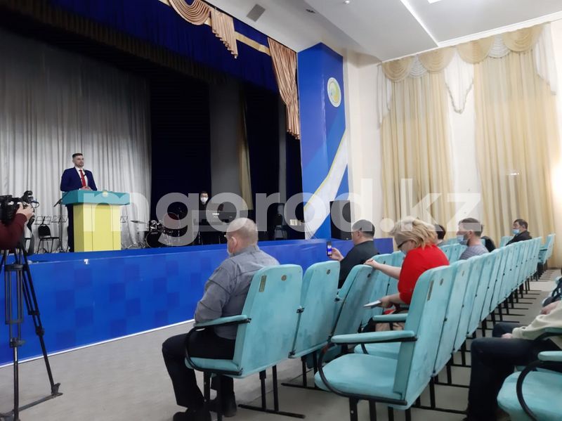 Дачники Уральска пожаловались на проблемы с электричеством и вывозом мусора