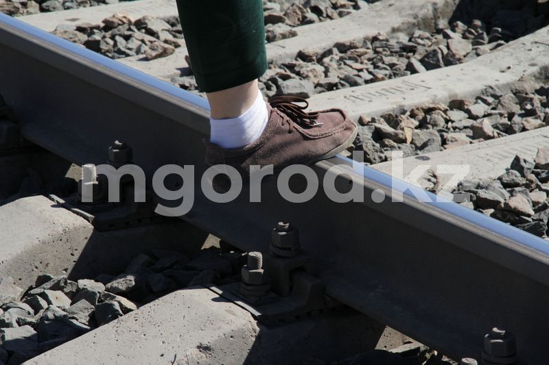 Шесть человек погибли на участке железной дороги в Уральске