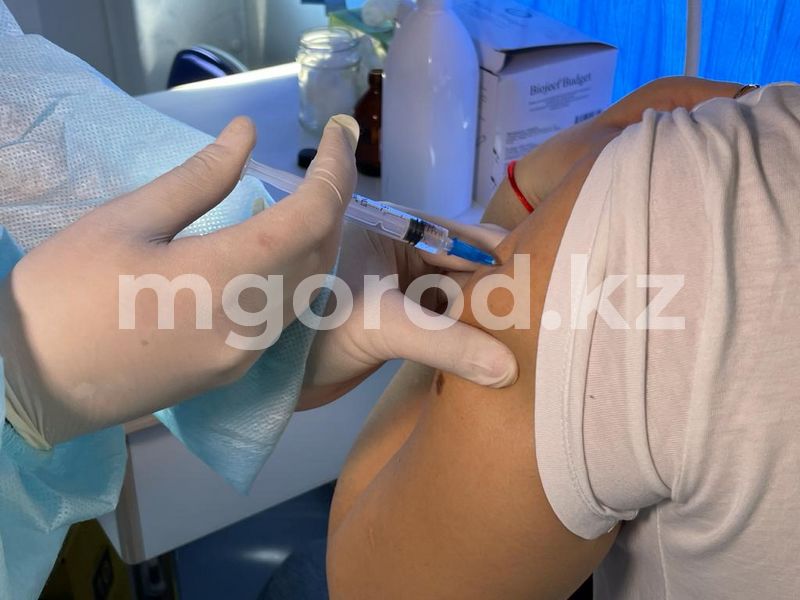 Конфликт между пациентом и директором поликлиники в Уральске сняли на видео
