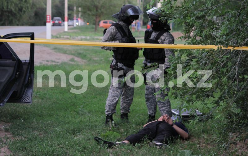 Атырауские полицейские задержали троих преступников, находящихся в международном розыске