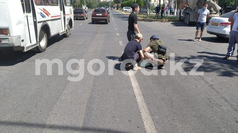 Скончался пенсионер, которого сбили в центре Уральска