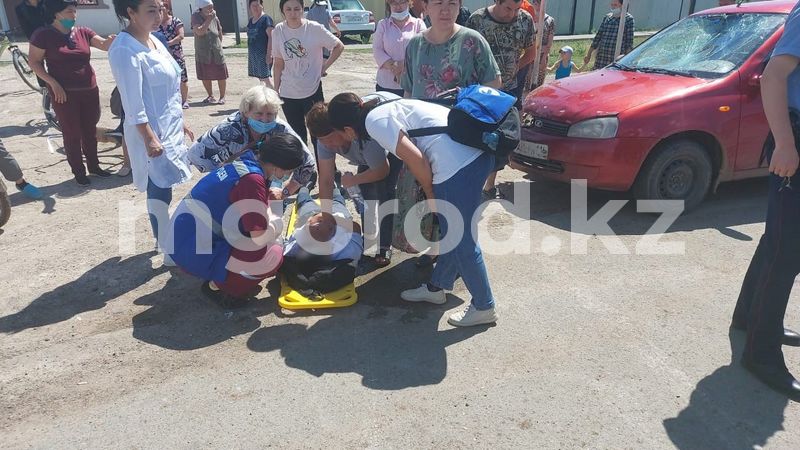 Двух детей сбил автомобиль в Уральске (фото)