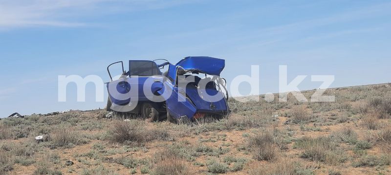Два человека погибли в жутком ДТП в Актюбинской области (фото)