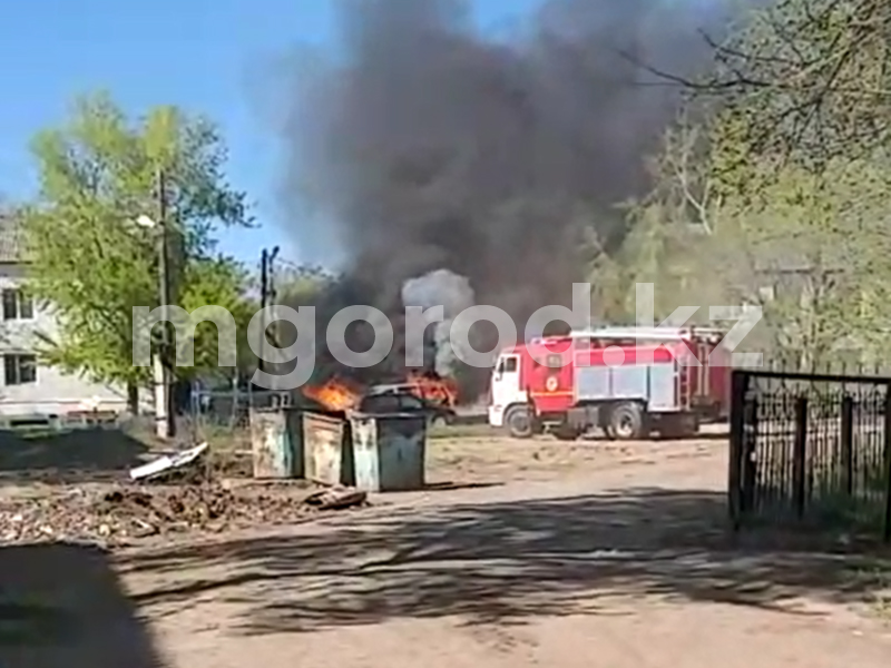 В Аксае сгорел автомобиль (видео)