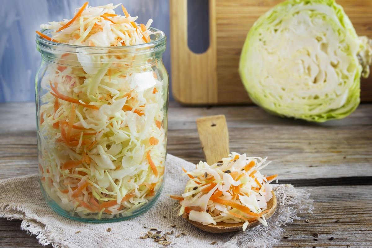 Хрустящая капуста в банке за сутки. Обожаю эту капусту. Вкусная, сочная и быстро делается