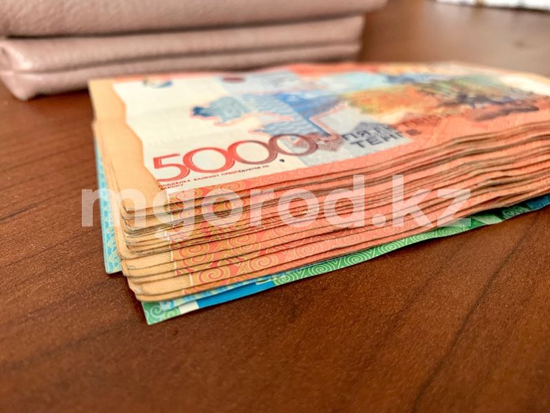 Добровольный запрет на кредиты могут ввести в Казахстане