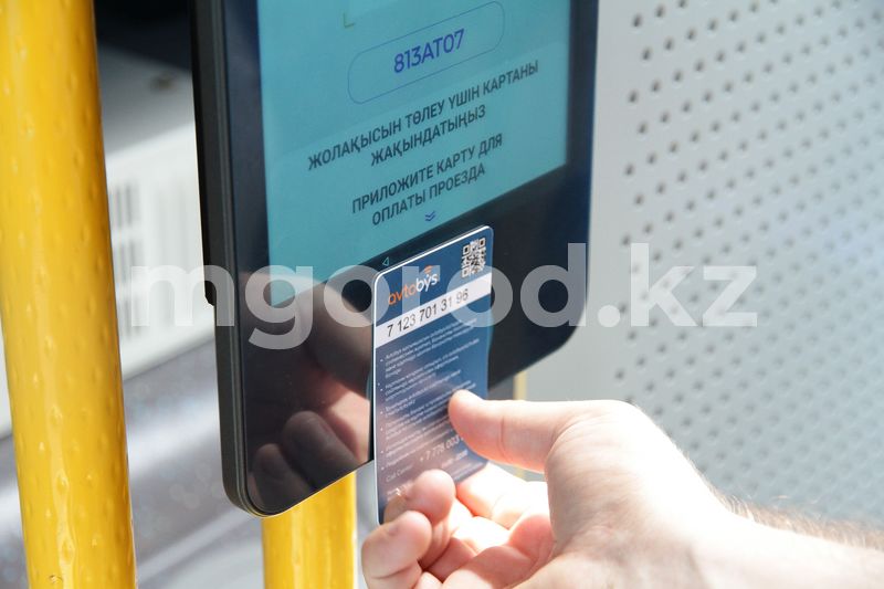 Кондукторы сами отключают системы - в Уральске ответили на жалобы на неработающие планшеты и валидаторы в автобусах