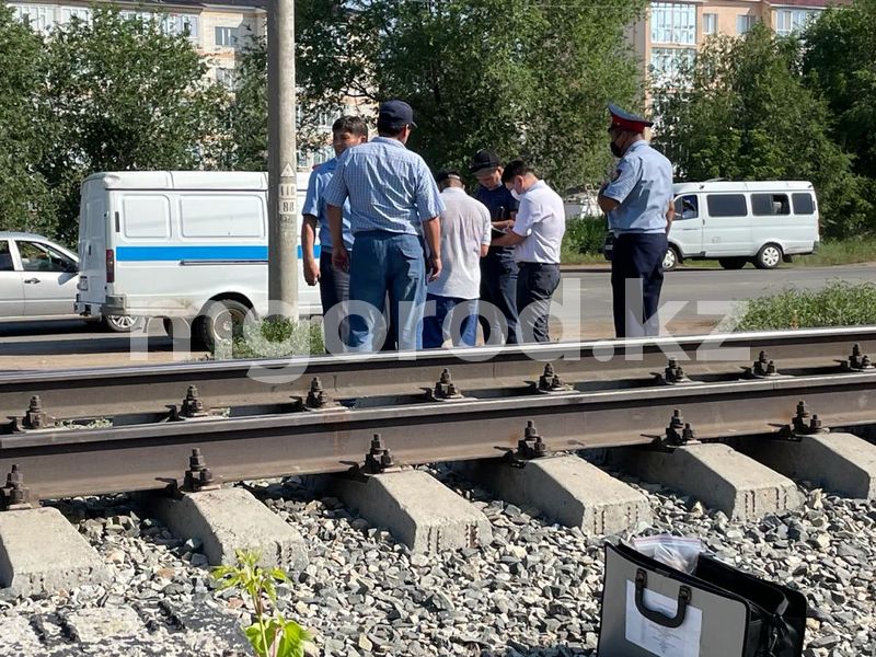 Попавший под поезд уралец скончался в больнице