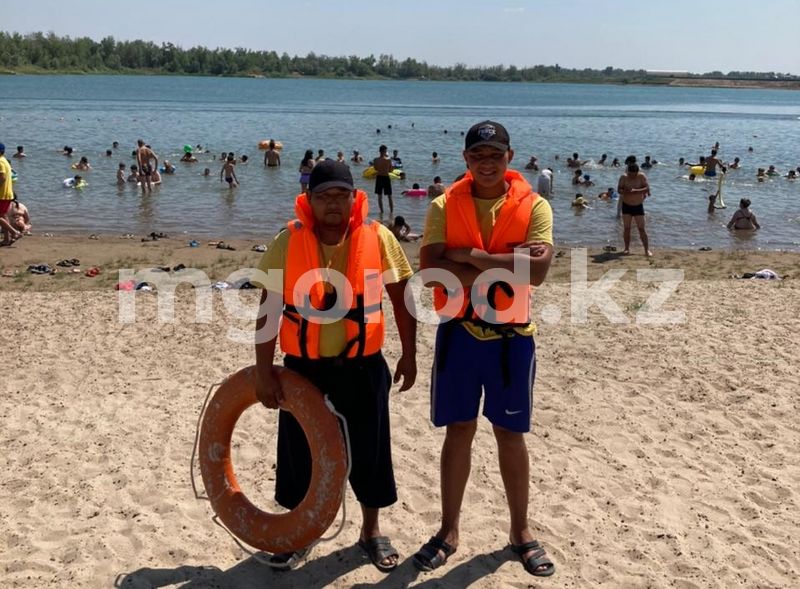 Спасатели в ЗКО вытащили из воды тонущего мужчину