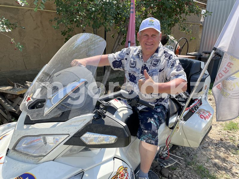 В Уральске у путешественника украли ключи от трицикла (фото)