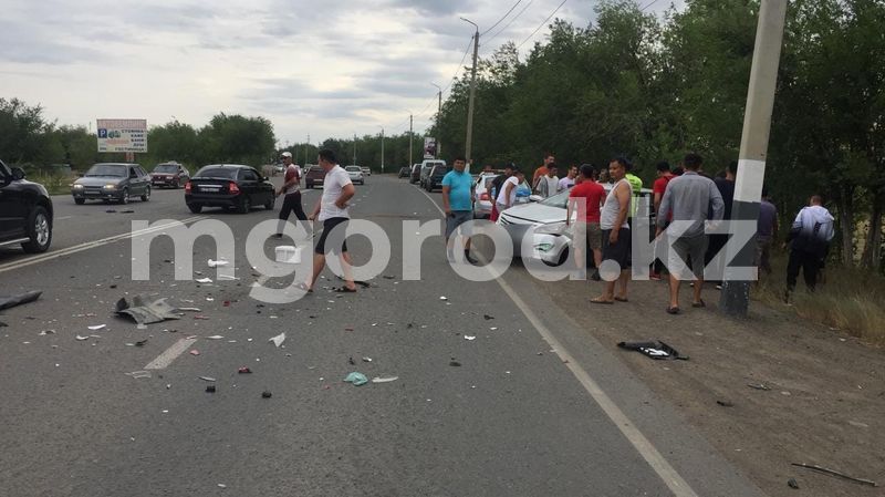 В Уральске лишенный прав водитель иномарки врезался во внедорожник: пассажирка скончалась в реанимации