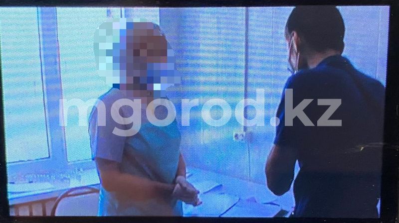 В Атырау задержали медсестру, продававшую паспорта вакцинации