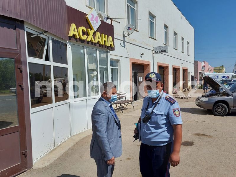 Свадьбу на 50 человек проводили в Уральске