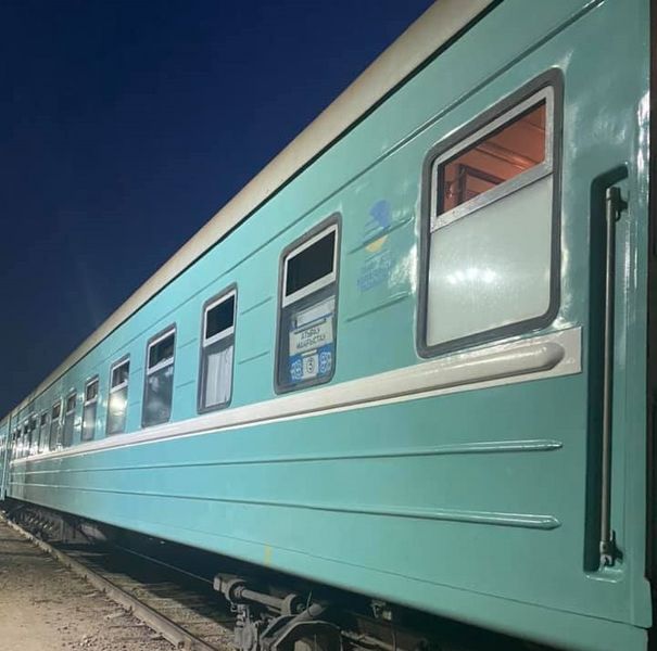 Жителей Атырау возмутил «природный кондиционер» в поезде Мангистау-Атырау.