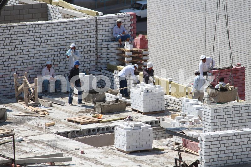 Квоту на привлечение иностранной рабочей силы сократили в Казахстане