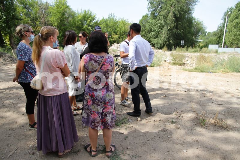 Чиновники рассказали, почему затянулось строительство школы в Уральске