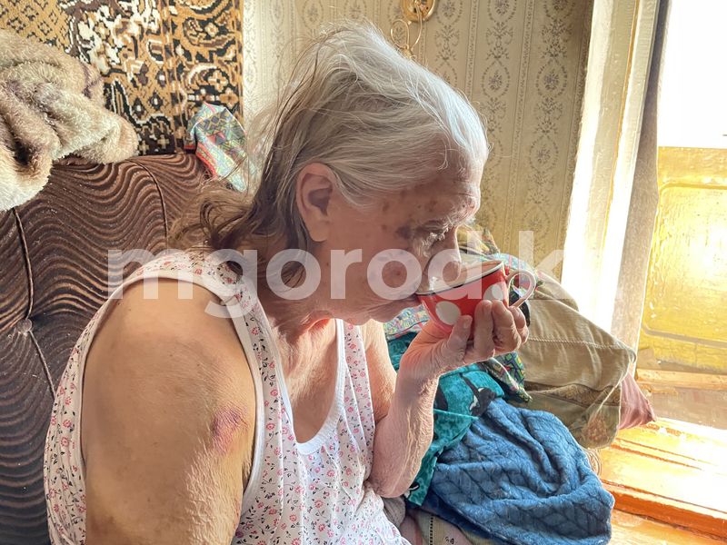 В Уральске тыловичку, жившую с тараканами, забрали родственники