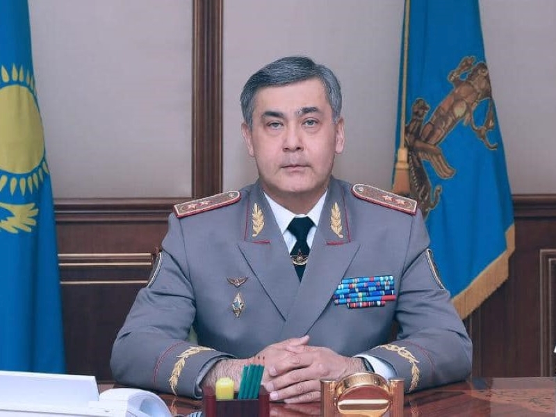 Токаев принял отставку министра обороны Ермекбаева