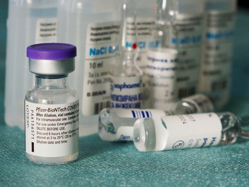 Вакцина Pfizer против COVID-19 получила временную регистрацию в Казахстане