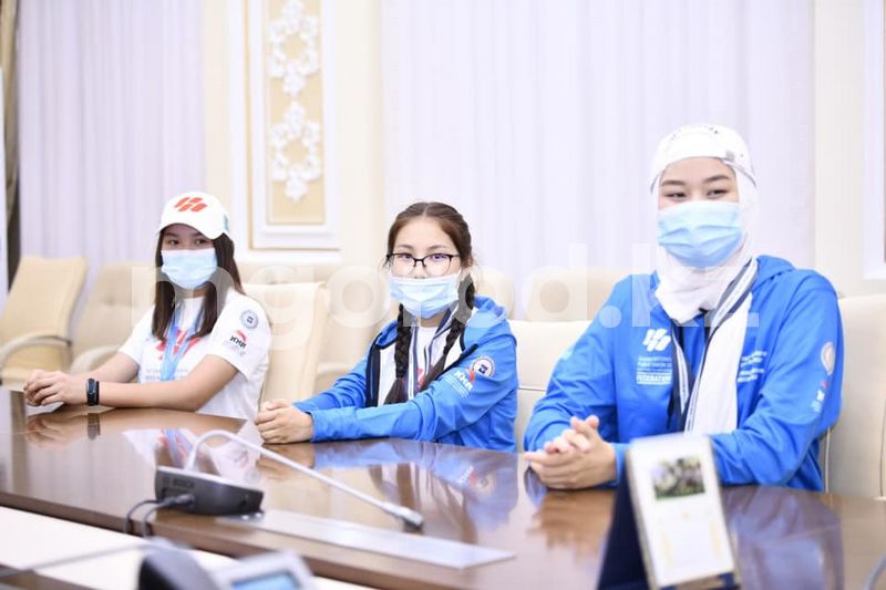 Призеров юношеского Чемпионата мира по смешанным единоборствам поздравил замакима ЗКО