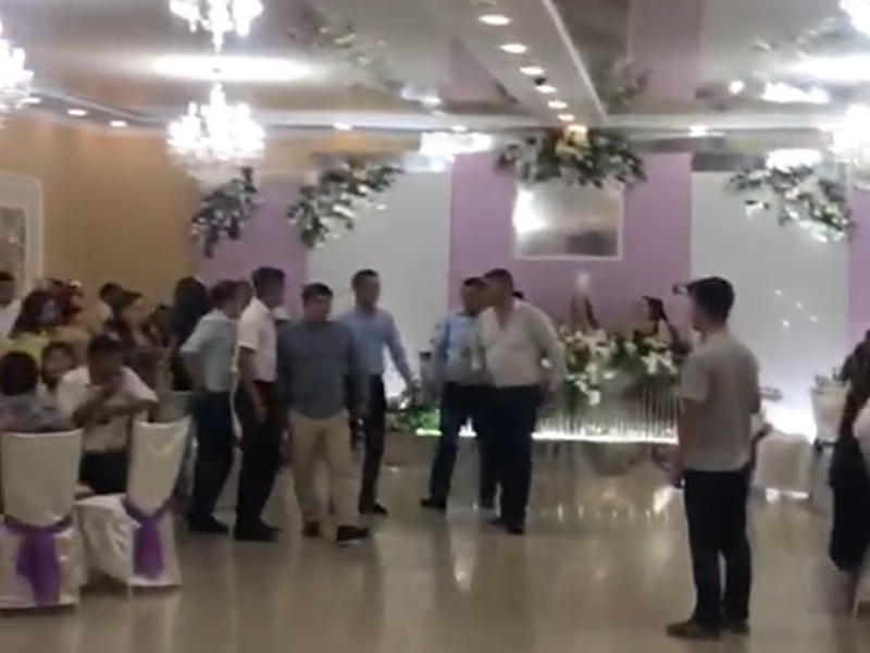 В Уральске прервали свадьбу на 50 человек (видео)