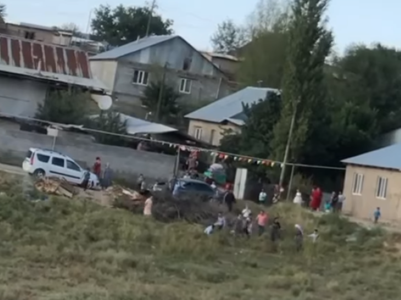 Массовую драку устроили сельчане на поминках