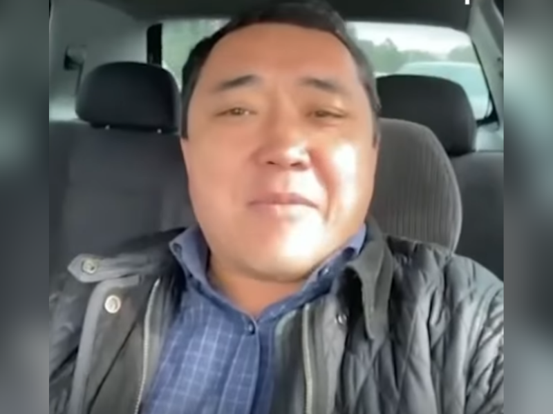 Избитого в Алматы судоисполнителя оштрафовали после видео