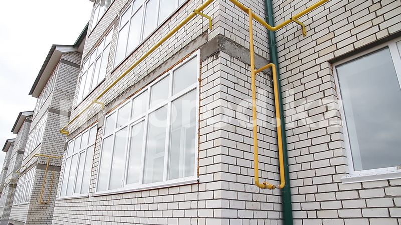Пытавшуюся сброситься с 6 этажа женщину оштрафовали в Уральске