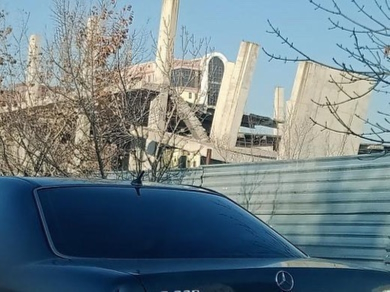 Фото «падающего» каркаса дома прокомментировали в градостроительном контроле Алматы