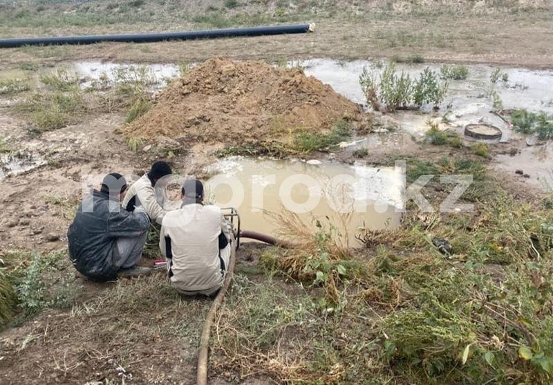 Жители Аксая остались без воды из-за повреждения трубопровода подрядчиком