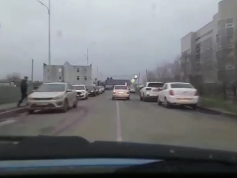 Погоня за пьяным водителем попала на видео в Уральске