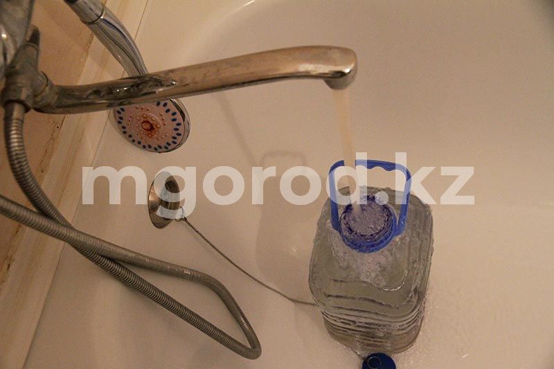 Отключения воды в городе ещё будут – аким Уральска