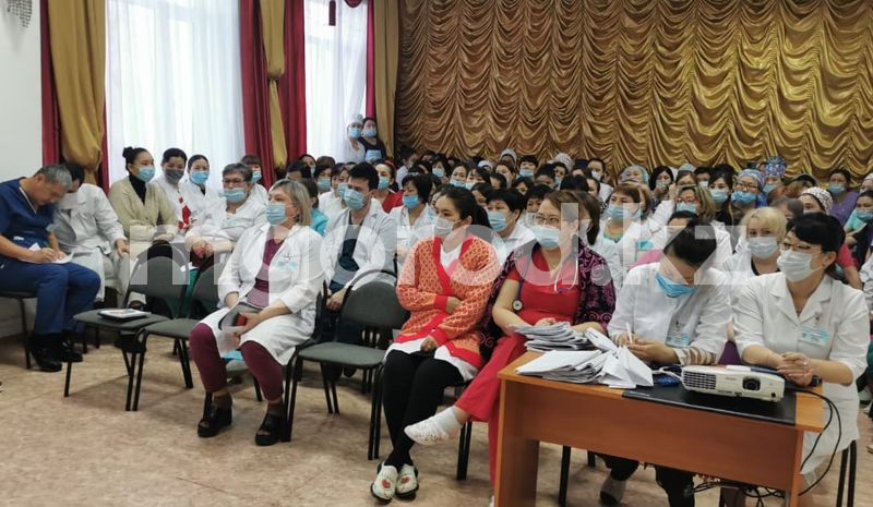 Медики детской больницы Уральска не понимают, почему премию получают только бухгалтеры