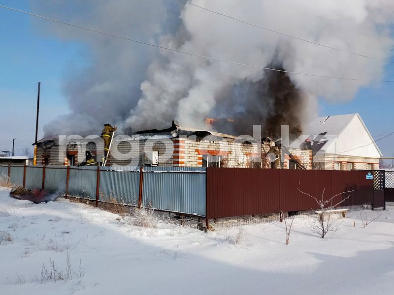 В ЗКО три человека получили ожоги при пожаре в частном доме