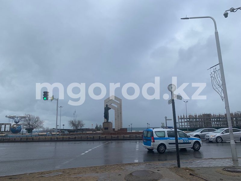 Из-за митингов в Актау не будут работать торговые центры