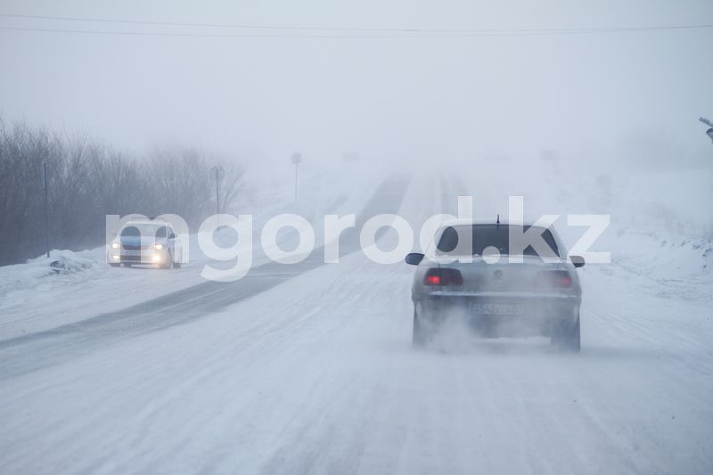 Участок дороги Уральск - Атырау закрыт из-за метели
