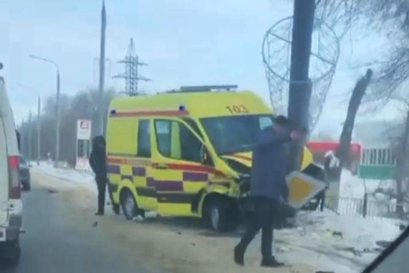 Два медработника пострадали в ДТП в Уральске