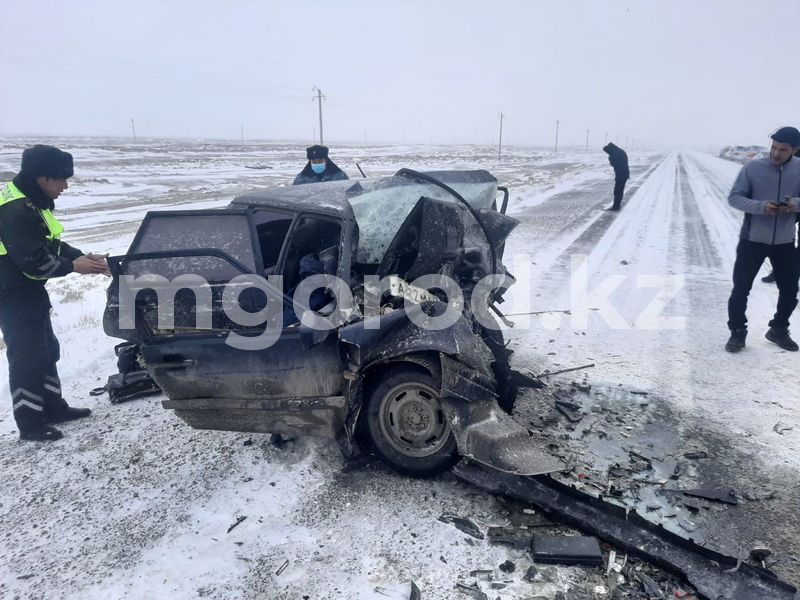 Пять человек погибли в страшной аварии в Атырауской области