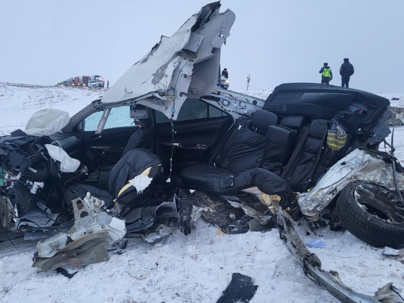 Пять человек погибли в ДТП на трассе в Атырауской области