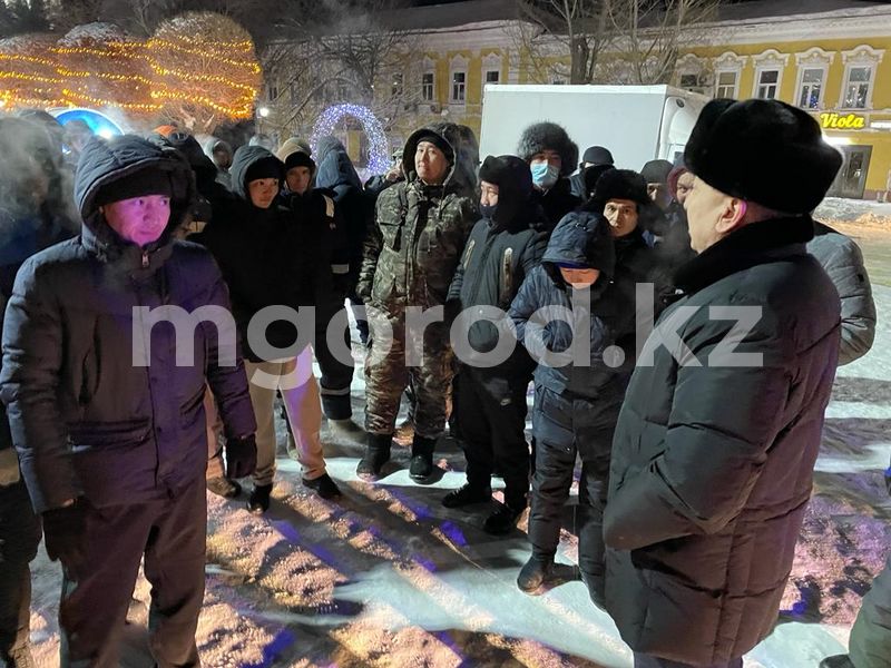 Уральцы вышли на площадь и требуют снизить стоимость сжиженного газа до 50 тенге(новость обновляется)