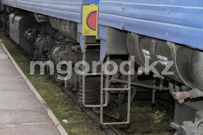 Пил, матерился и курил: жителя Атырауской области арестовали за скандал в поезде