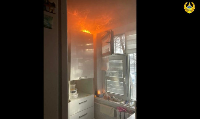 30 жителей Атырау эвакуировали после взрыва газовой трубы в многоэтажке