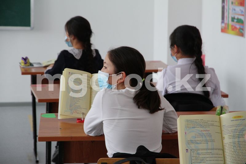 Все школы Уральска перешли на обучение в штатном режиме. Некоторые - на трёхсменку