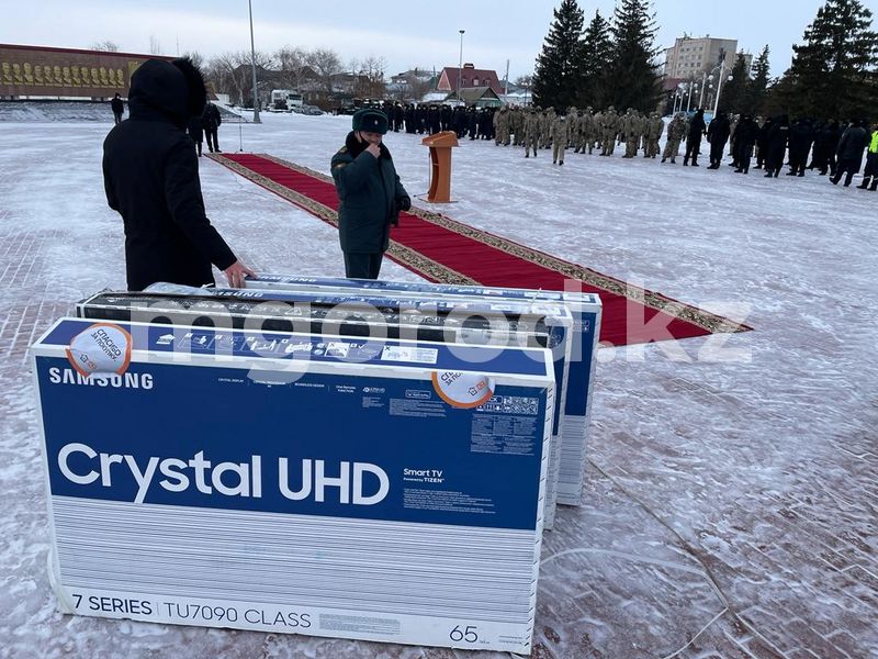 Предприниматели подарили телевизоры силовикам ЗКО