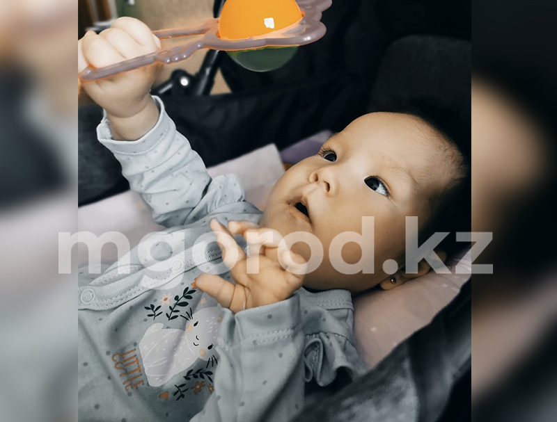 Малышка со СМА из Уральска получила укол за миллиард тенге